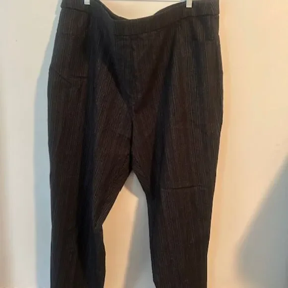 Alfred Dunner Black/Gray Stretch Allure tummy control pants, size 24W - Picture 1 of 5